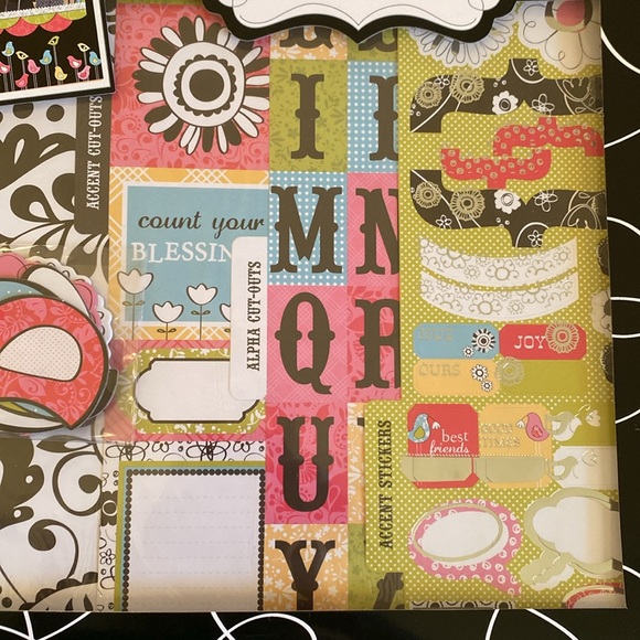 Colorbok Scrapbook Kit - Picture 3 of 8
